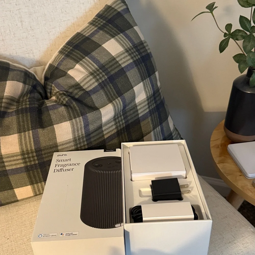 Pura plus smart fragrance diffuser - Picture 2 of 2